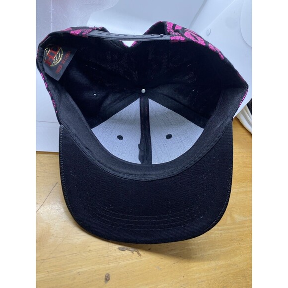 Black Hat with Pink Sexy Lips Kiss Cap Snapback - Picture 5 of 6